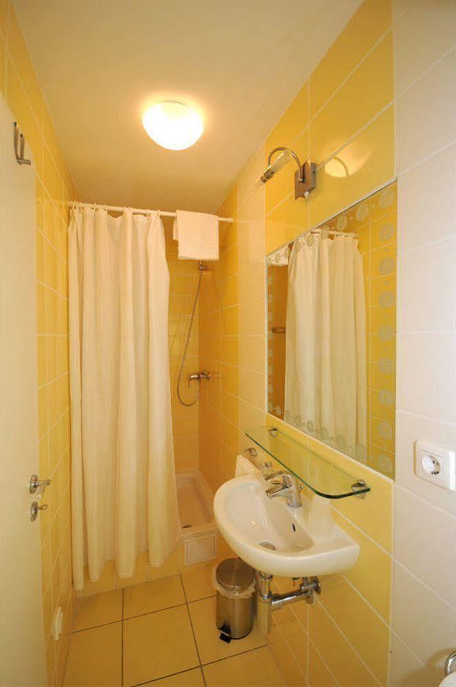 Apartments & Rooms Buble Traù Esterno foto