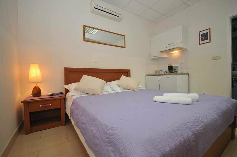 Apartments & Rooms Buble Traù Esterno foto